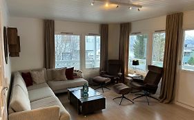 Arctic 3 Room Apartment - Aurora View - Free Parking